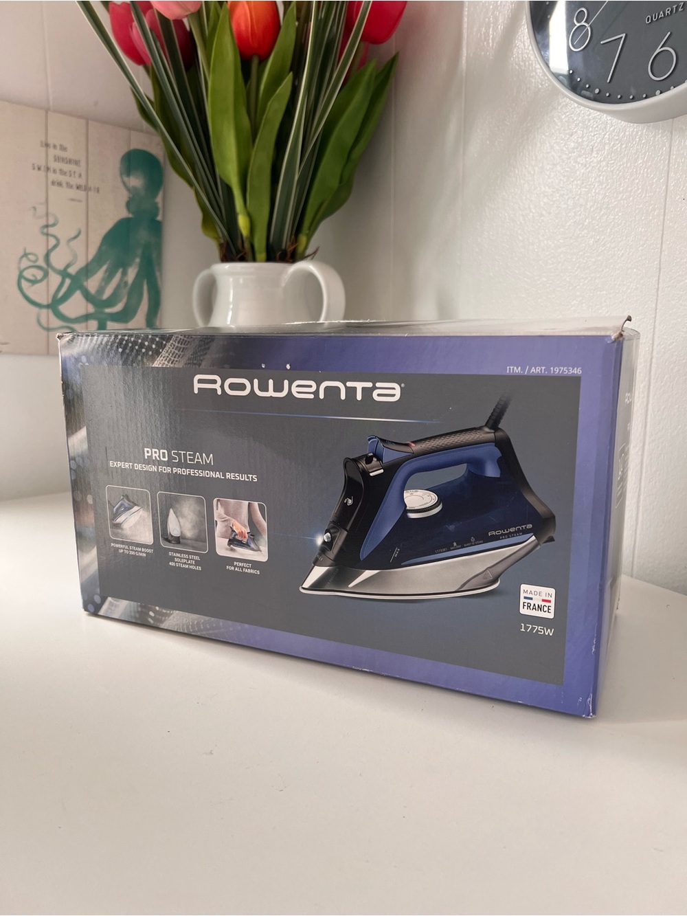 Rowenta Pro Steam 1775W Electric Steam Iron Blue Made in France - Open Box